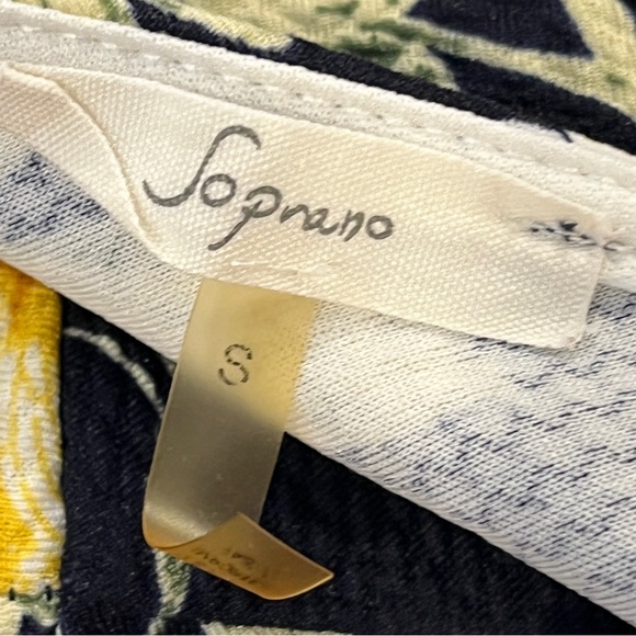 Soprano sleeveless Floral stretchy‎ Mini Dress size extra small with cut outs - Picture 8 of 11